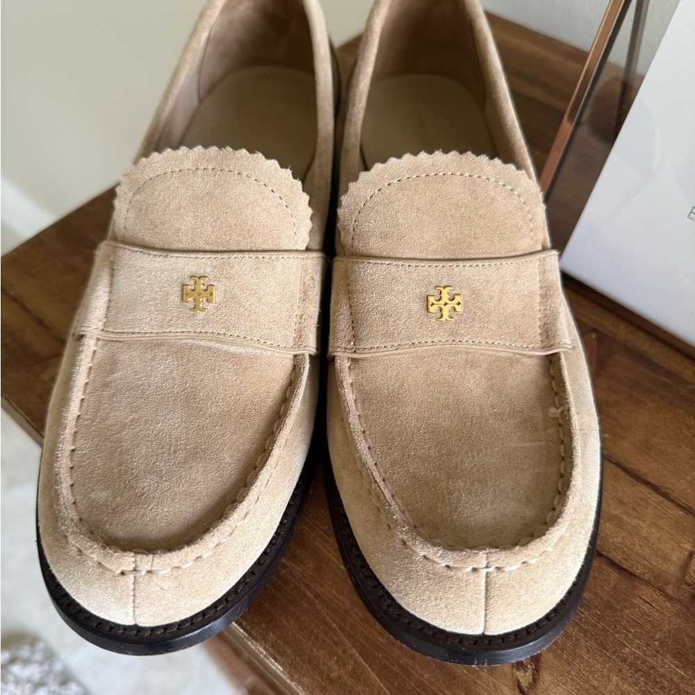 Tory Burch Beige Suede Classic Women’s Loafers Cammello